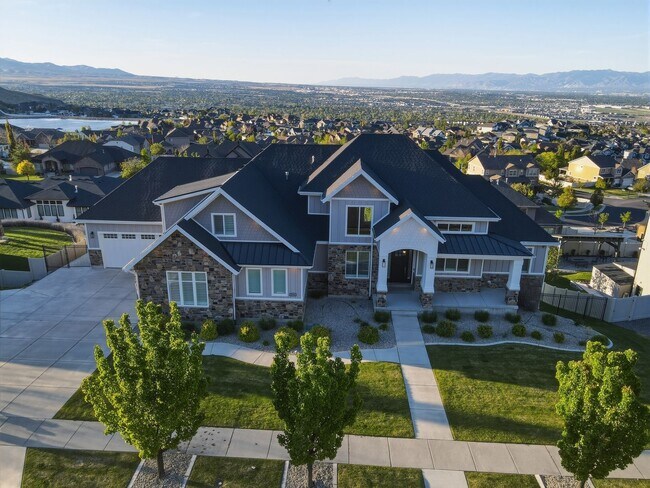 Building Photo - Luxurious Herriman 6 Bed with Indoor Court, Theater & Stunning Views!!!