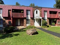 Building Photo - 20 Woodsedge Dr