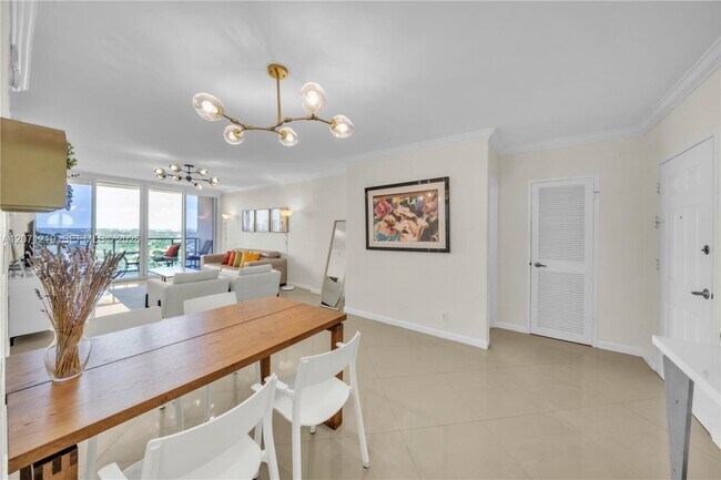 Building Photo - 2501 S Ocean Dr