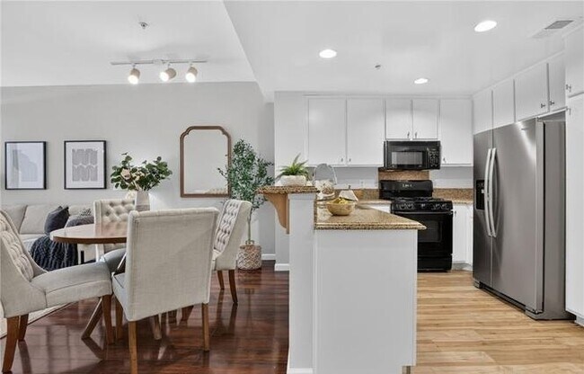 Building Photo - 160 S Hudson Ave