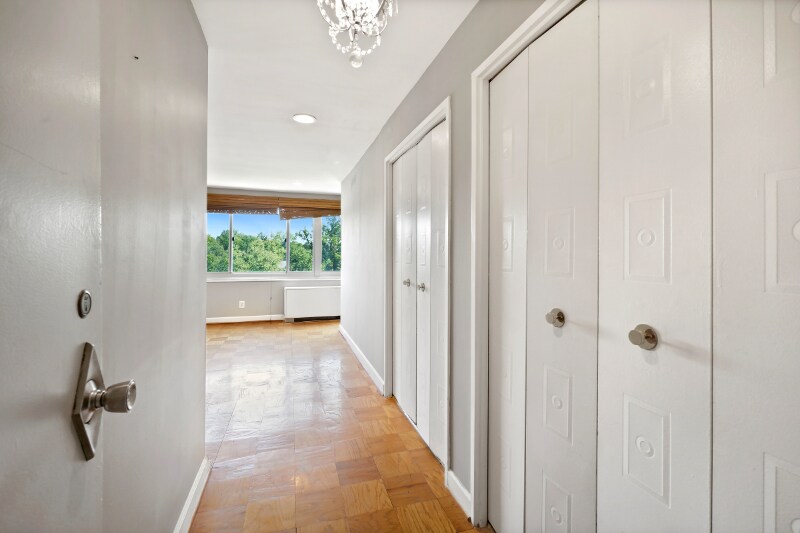 Building Photo - 1900 Lyttonsville Rd