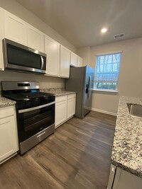 Building Photo - Brand new 4 bedroom, 2.5 bathroom Single F...