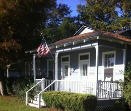 Building Photo - 203 N Kirkland Dr