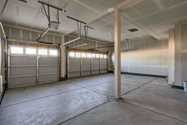 Building Photo - 3 Bedroom 2 1/2 Bath in Northwest Loveland