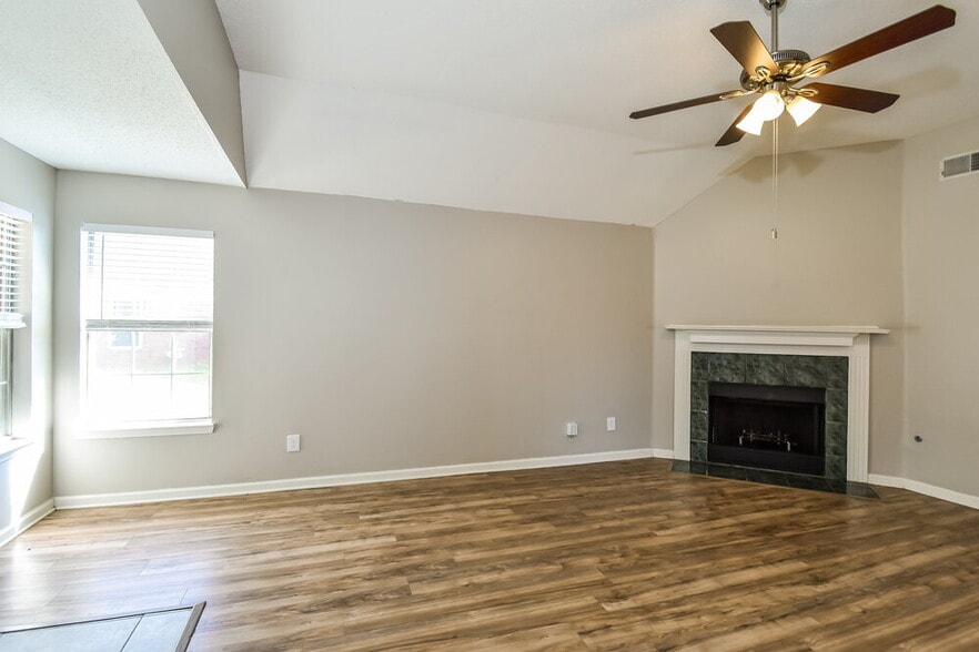 Building Photo - 5397 Kayla Dr