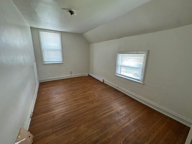Building Photo - First St 313 w/Wesley St 346 W