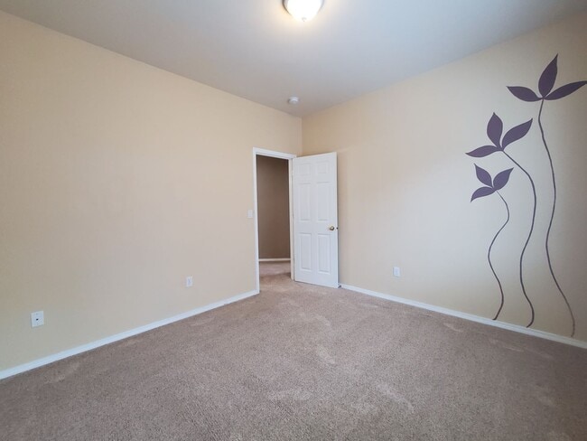 Building Photo - 1506 Desert Springs Ave