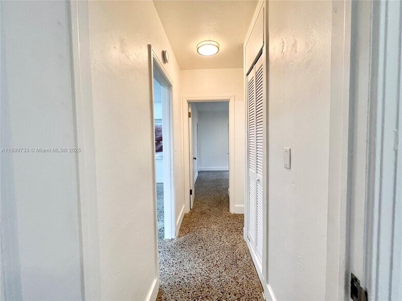 Building Photo - 11020 NE 10th Ave