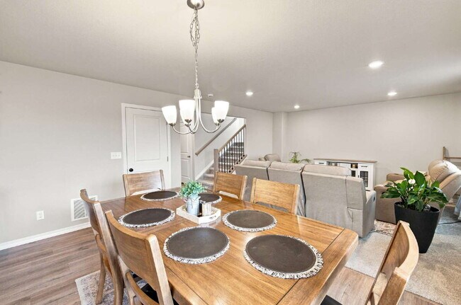 Building Photo - Beautiful 2025-Built 5 Bedroom Home with Finished Walk-Out Basement