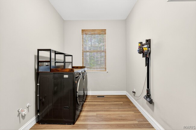 Building Photo - 415 Filipp Ln