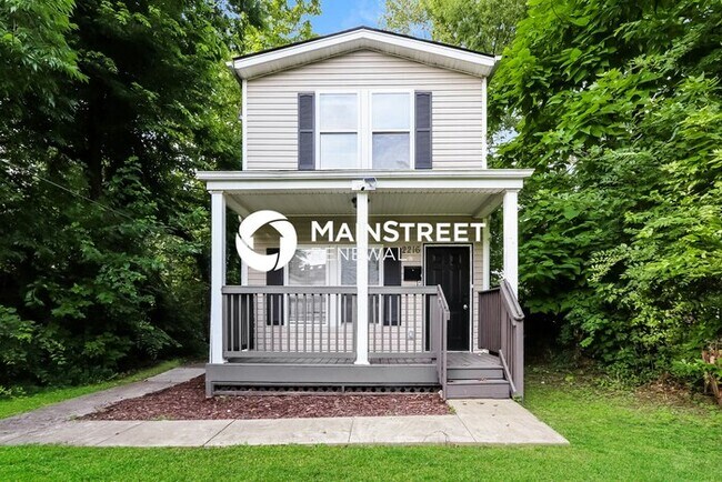 Building Photo - 3 Bedroom Pet-Friendly Home in Louisville, KY with Main Street Renewal