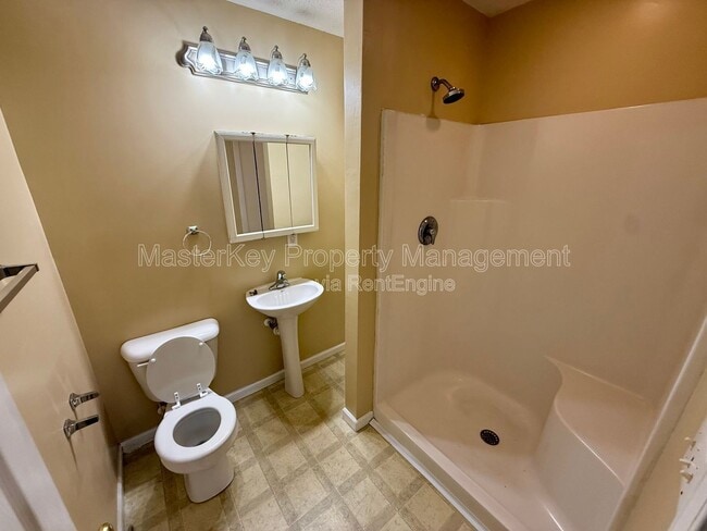 Building Photo - 204 W Barbee St