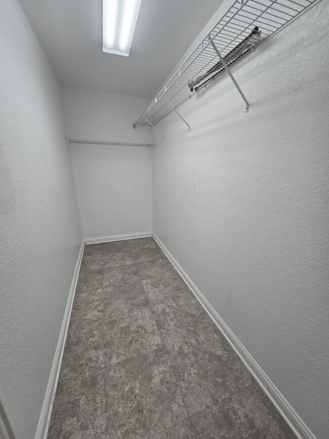 Building Photo - Spacious 3 Bedroom, 2 Bath Duplex for Rent...