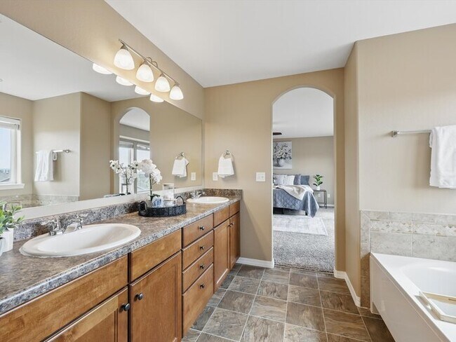 Building Photo - 8308 Needle Drop Ct