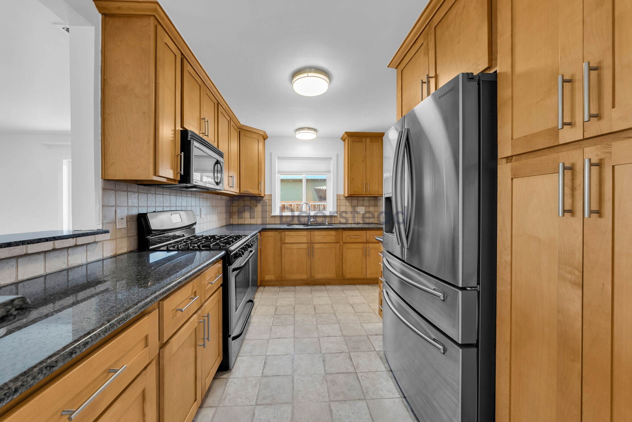 Building Photo - 2448 Pioneer Ave