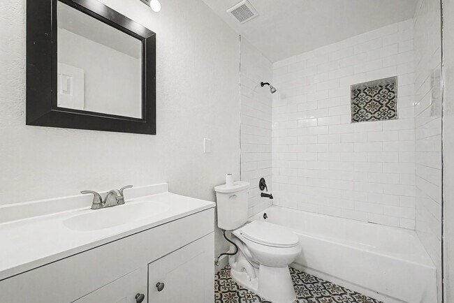 Building Photo - 3519 W Orchid Ln