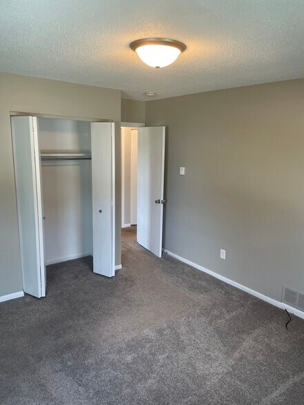 Building Photo - 1017 Ebersole Blvd