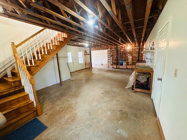 Building Photo - 1510 Graham Rd