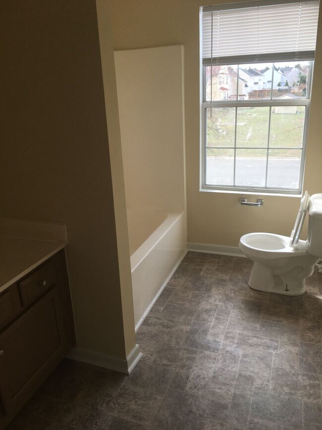 Building Photo - 1616 Fawcett Ln