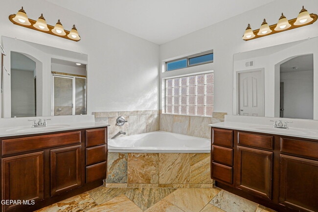 Building Photo - 6524 Latimer Place