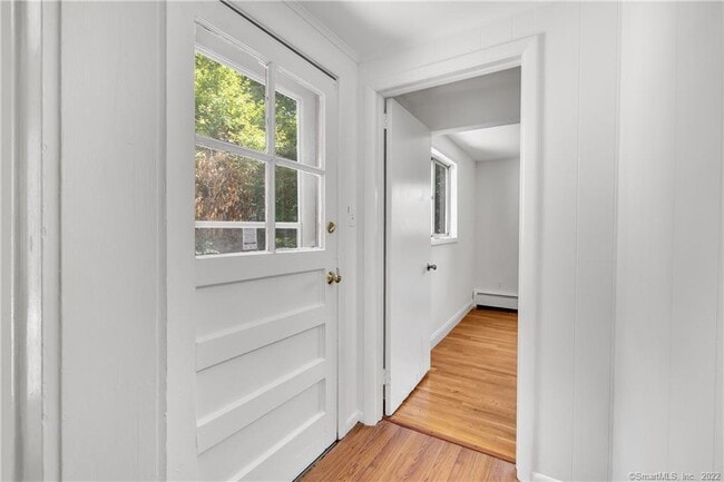 Building Photo - 11 Hallmark Pl