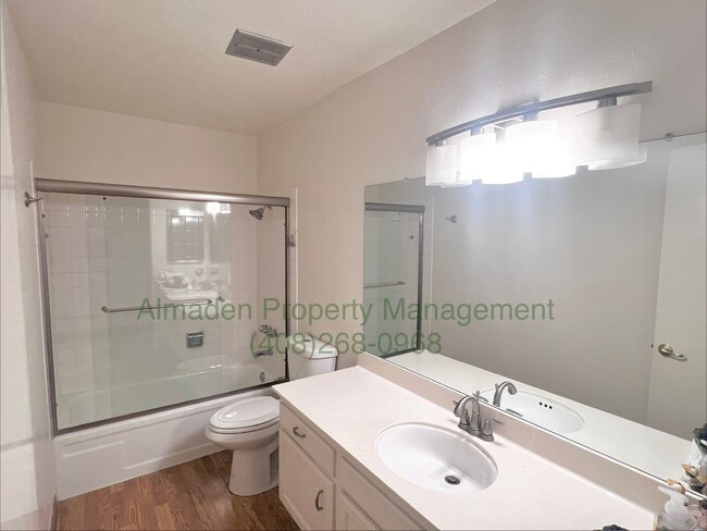 Building Photo - Remodeled Sunrise Community Single Story Condo! Pets Negotiable! Great Schools & Central A/C!!