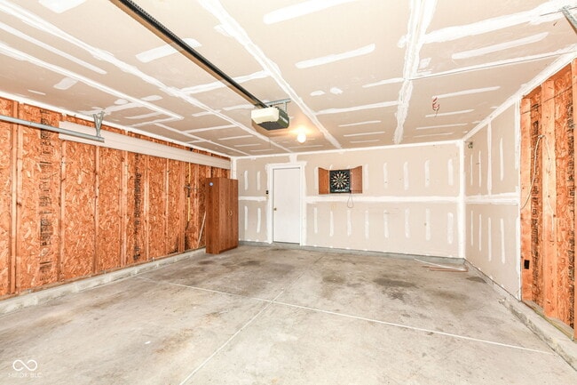 Building Photo - 1155 Redwood Dr