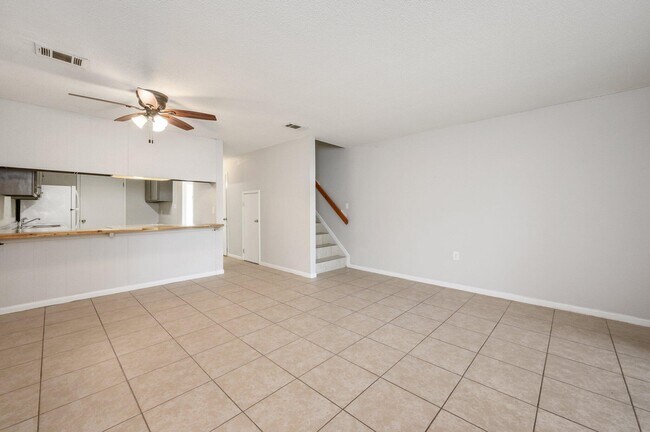 Building Photo - 152 Scottwood Dr SE