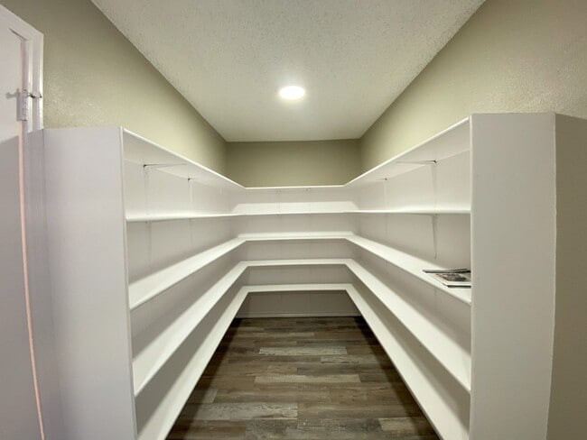 Building Photo - Beautiful 3/2 home in Hunters Mill!