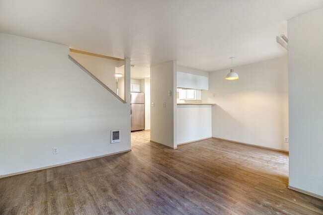 Building Photo - me2720