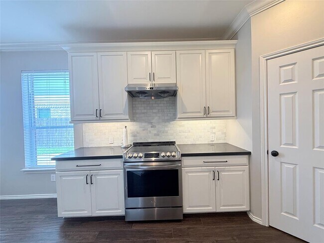 Building Photo - 6018 Gablestone Ln