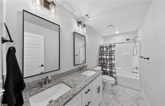 Building Photo - 1140 Hope St