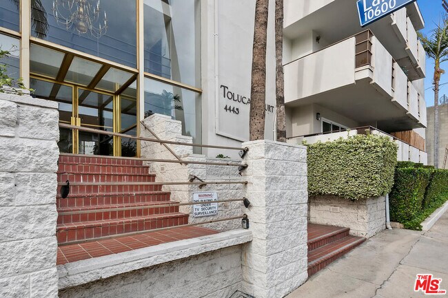 Building Photo - 4445 Cartwright Ave