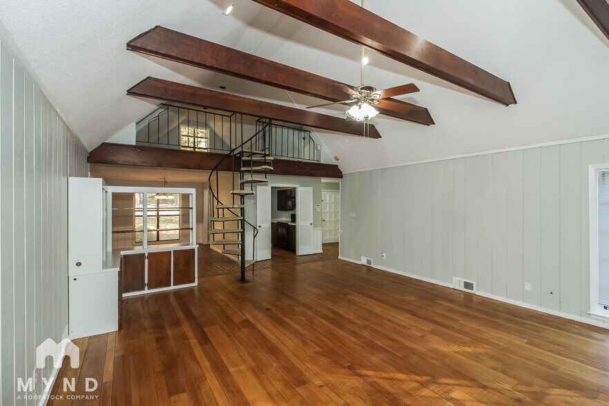 Building Photo - 2201 Montego Dr