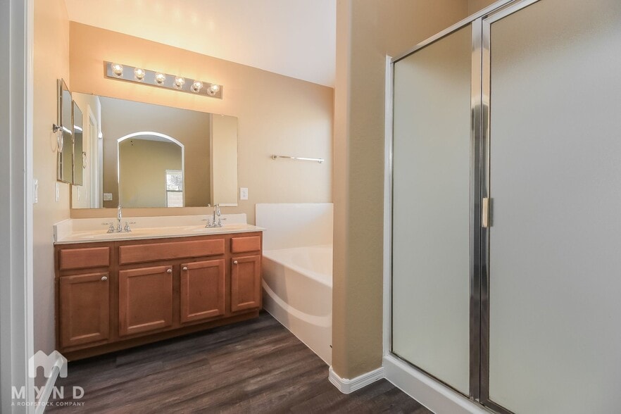 Building Photo - 22354 E Via Del Rancho Rd