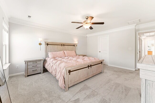 Building Photo - Sleek & Stylish 3 Bed, 2.5 Bath Townhome in Prime Location $2,100/mo rent