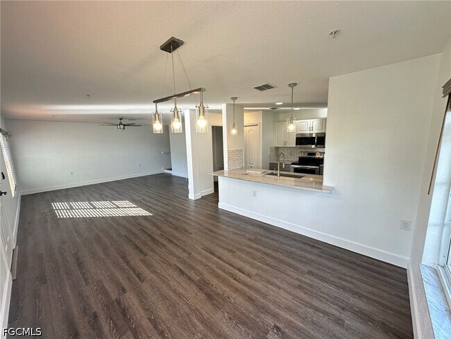 Building Photo - 9419 Ivy Brook Run