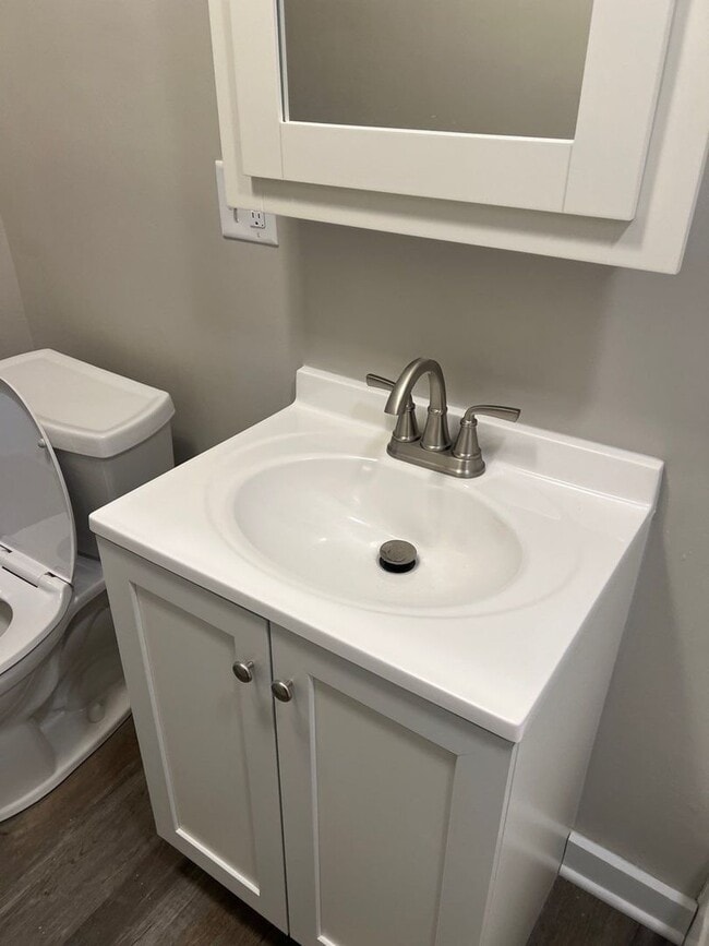 Building Photo - 2 Bedroom House for Rent in Lake Station