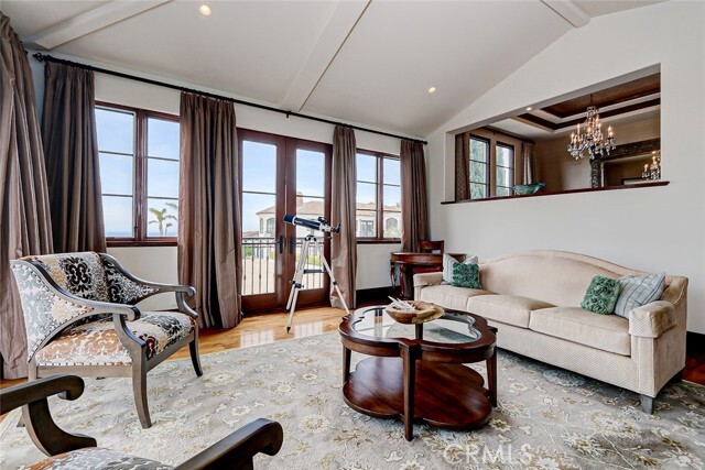 Building Photo - 853 6th St