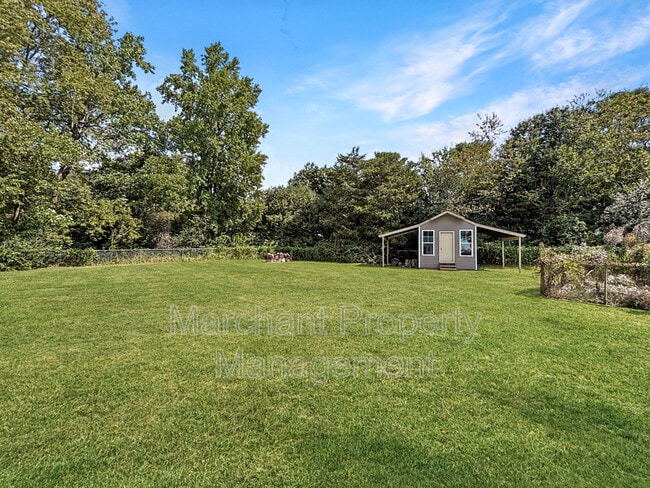 Building Photo - 5 Oak Hollow Ct