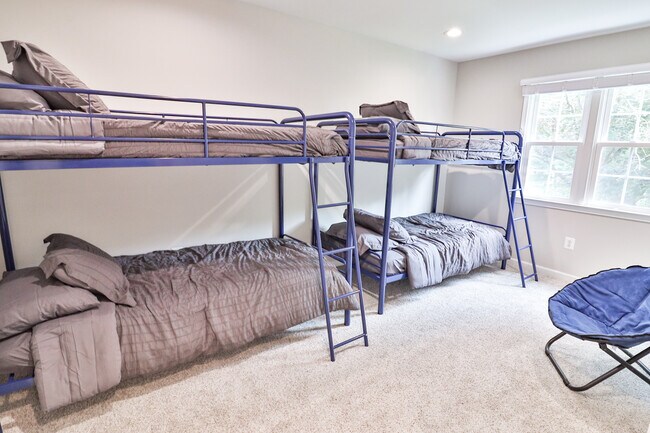 Building Photo - 9633 Cinnamon Creek Dr