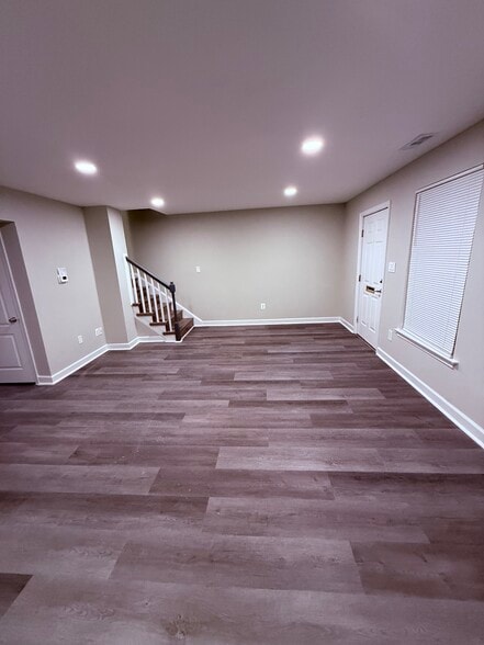 Living Room - 1901 Addison Rd S