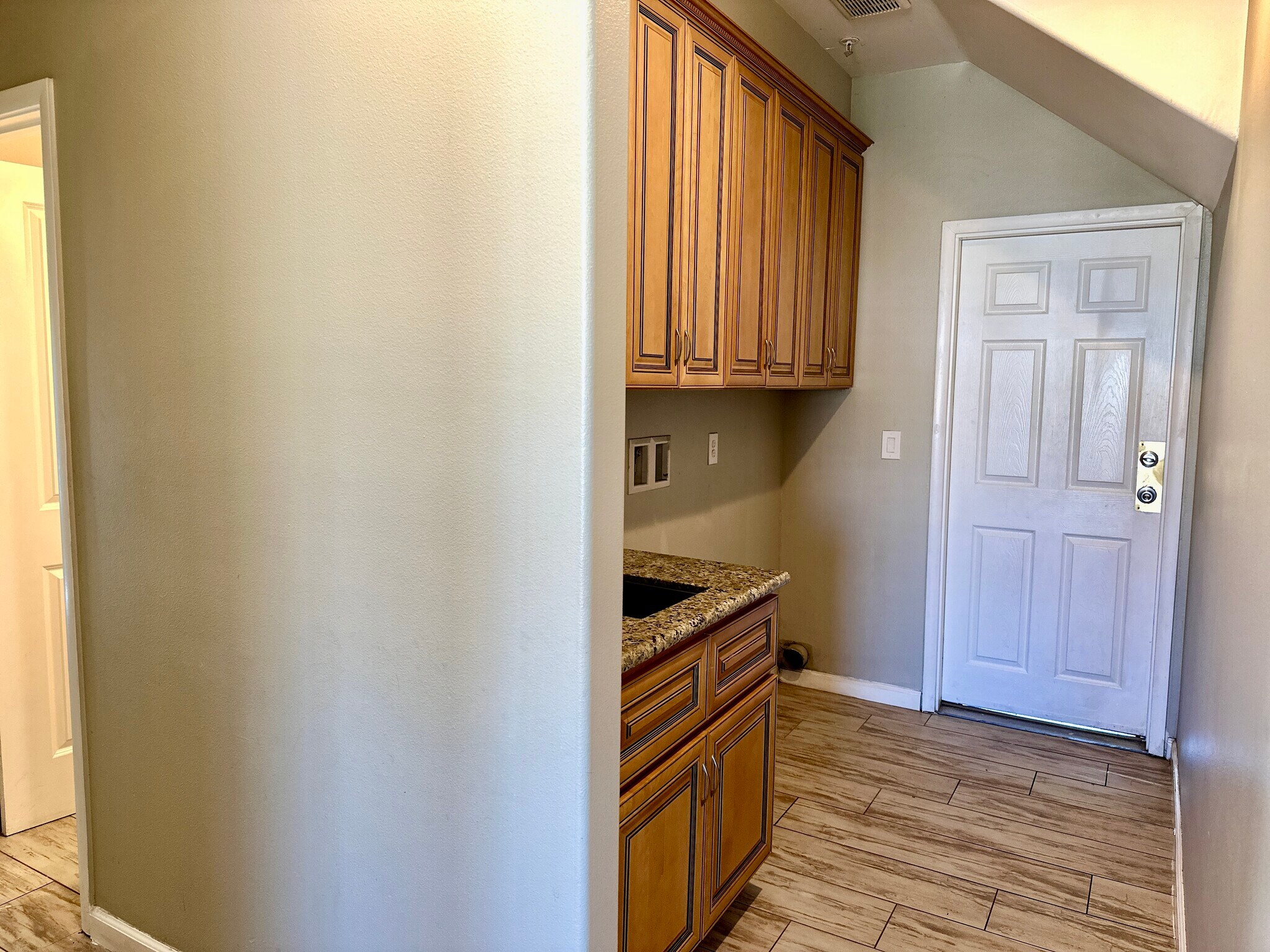 Building Photo - 16628 Atlas Ln