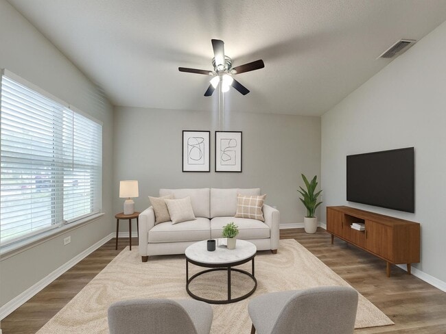 Building Photo - Updated 3BR/2BA Home in North Tampa – Mode...