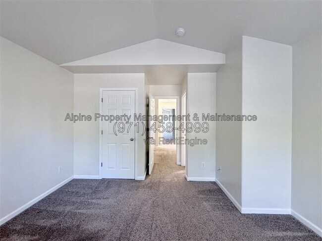 Building Photo - 13592 SW Mapleview Ln