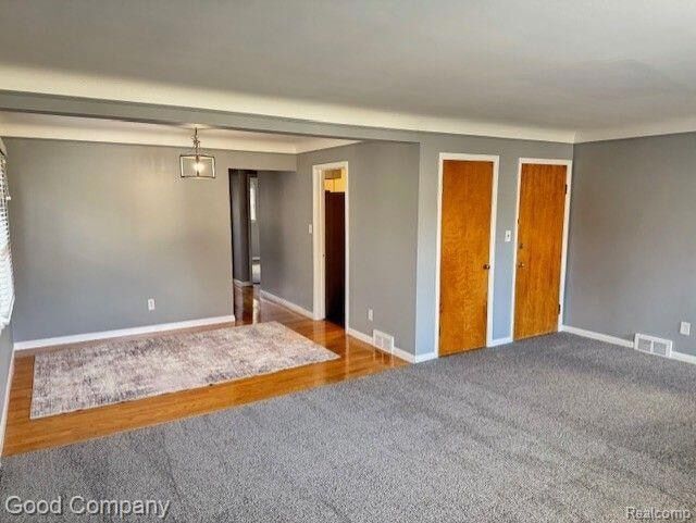 Building Photo - 1002 E Lincoln Ave