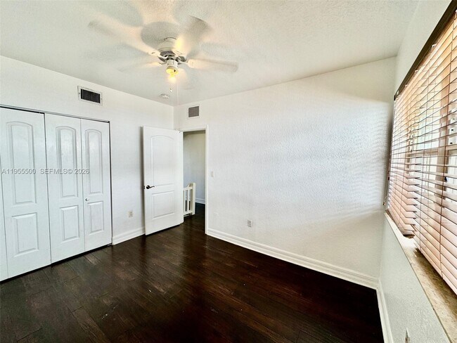 Building Photo - 7801 Hispanola Ave