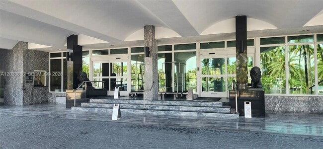 Building Photo - 5401 Collins Ave