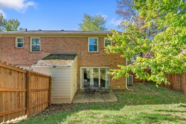 Building Photo - 747 Spring Meadows Dr