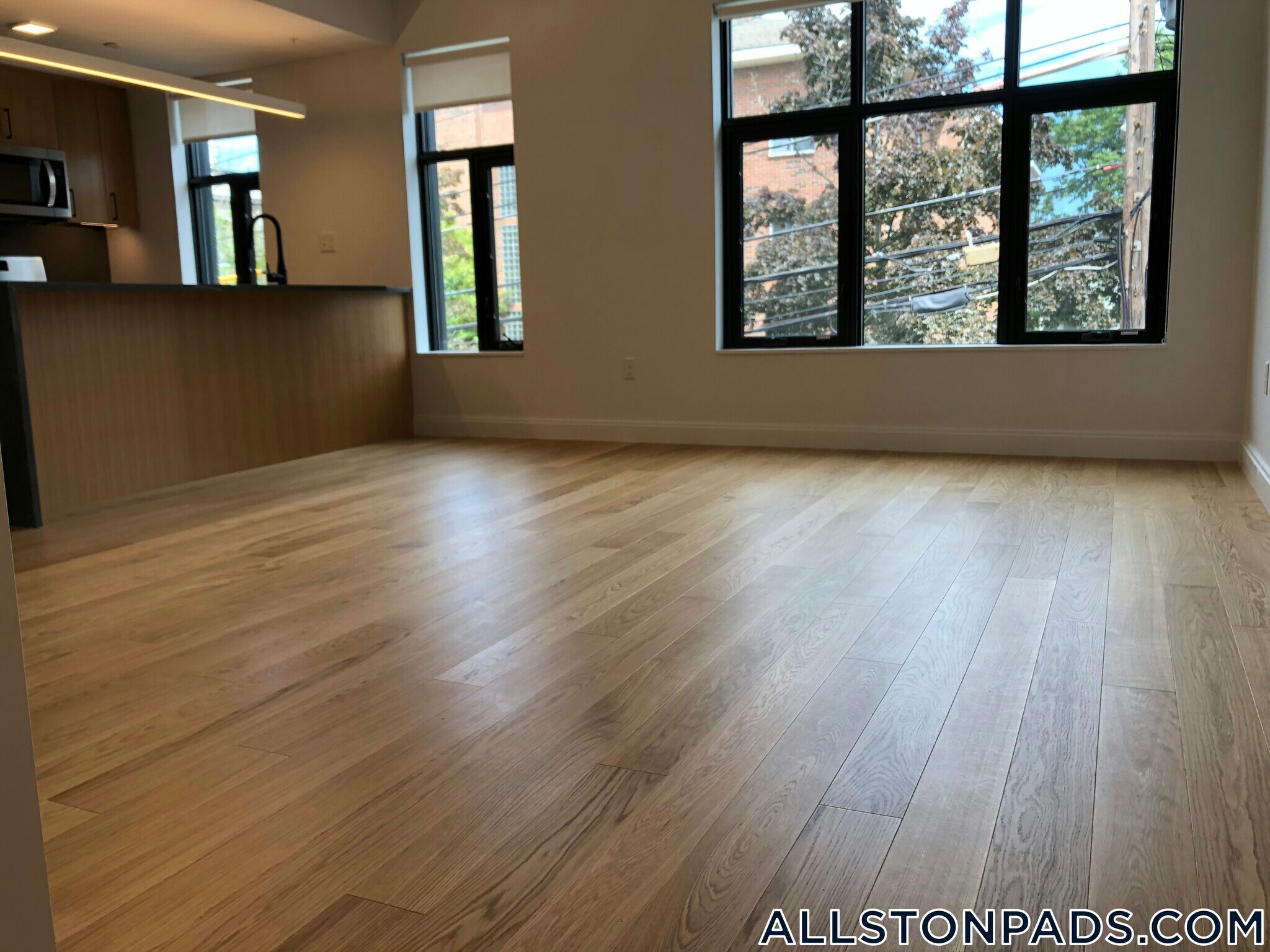 Building Photo - 83 Gardner St